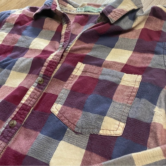 Maurice’s Flannel - Picture 2 of 7